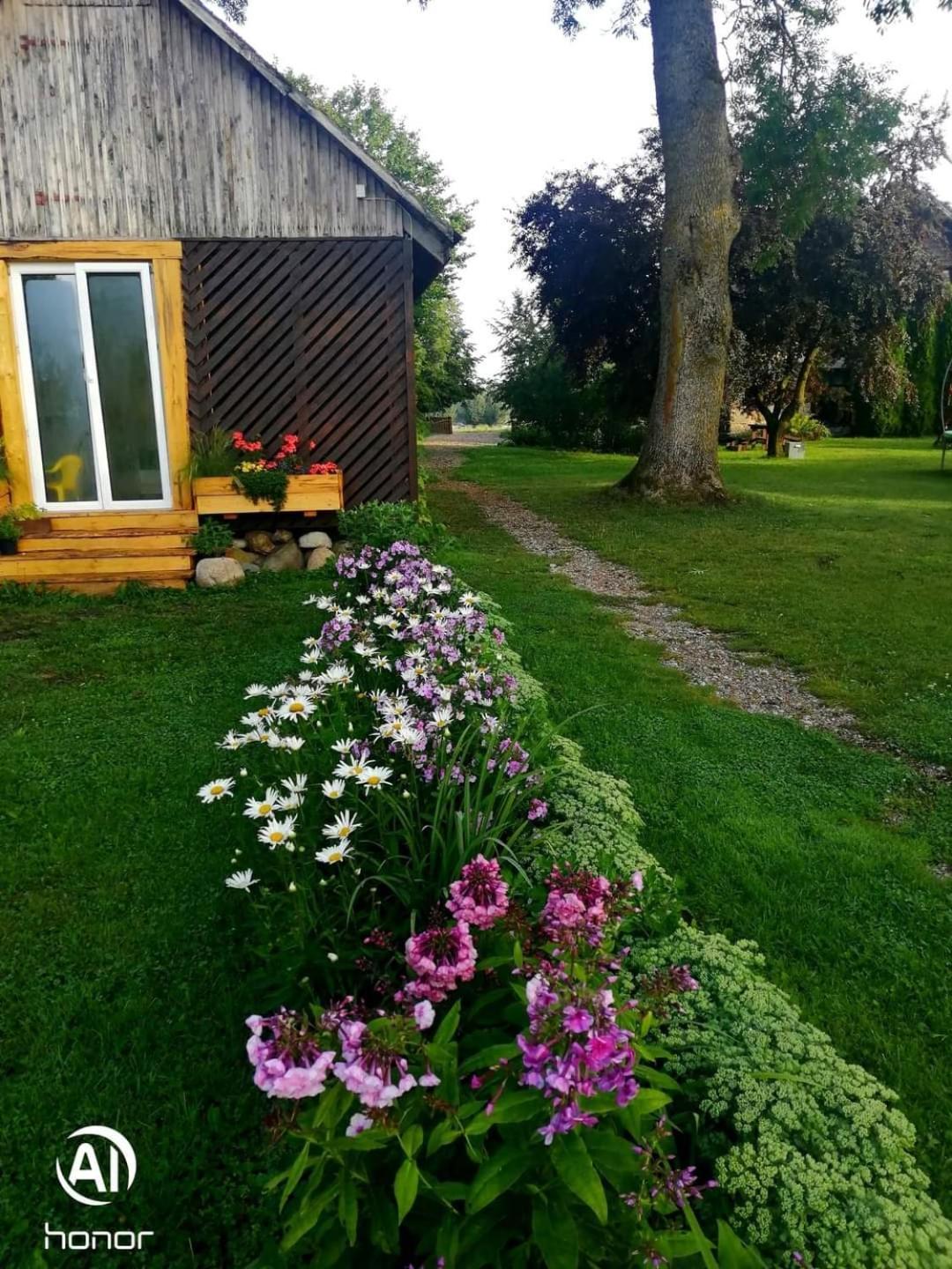 Hotel Viesu Nams “Bauli” Ventspils Esterno foto